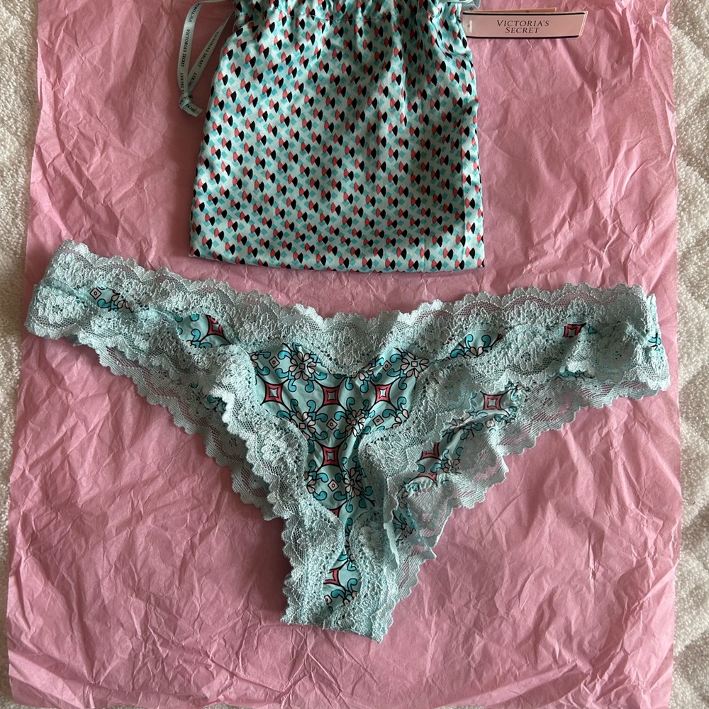 Victoria's Secret Lace Cheeky Panty with Carry Bag One Size NWT